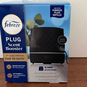 NWT Febreze Plug Scent Booster oil warmer
